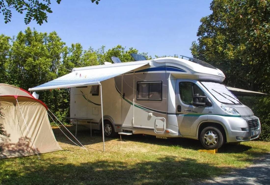 Camping Les Poutiroux **** — Camping Site in Limeuil-en-Périgord