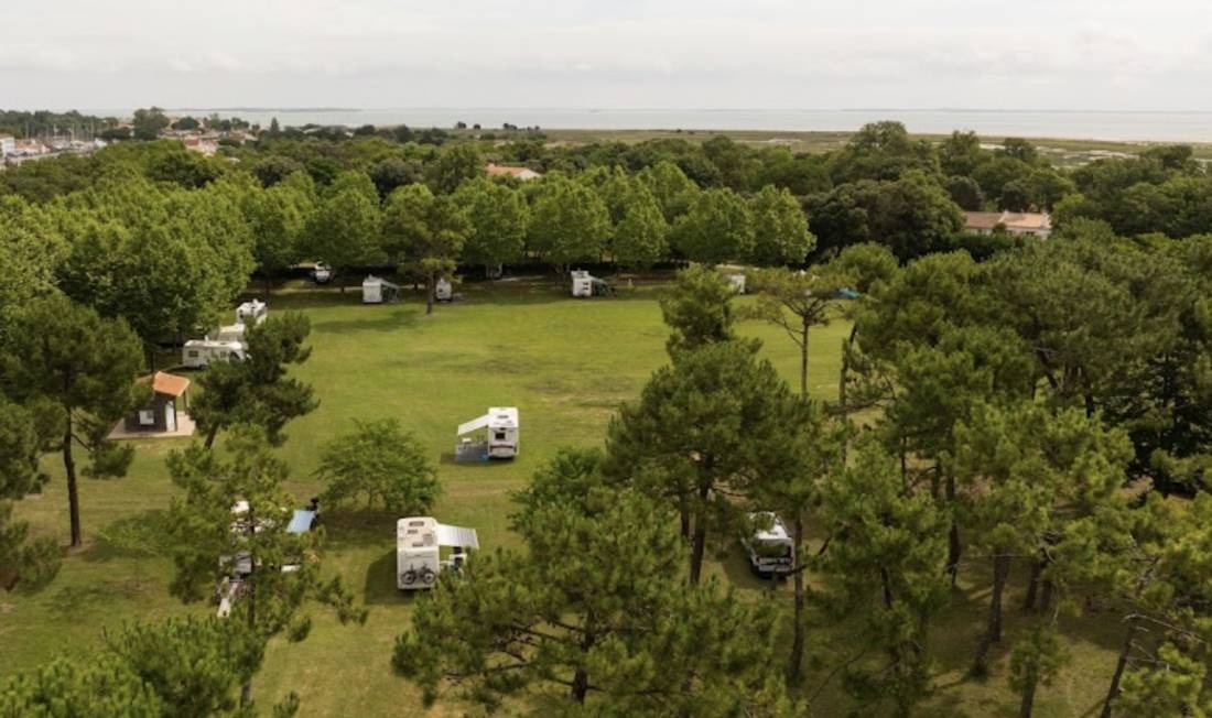 Camping Le Dauphin ** — Campingplass in Saint-Pierre-d'Oléron / Nouvelle-Aquitaine