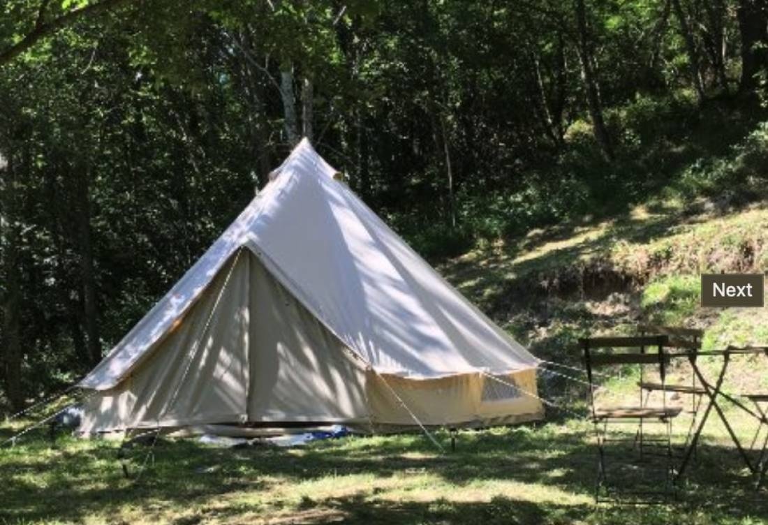 Camping Domaine Du Marais *** — Sítio de acampamento in Murol