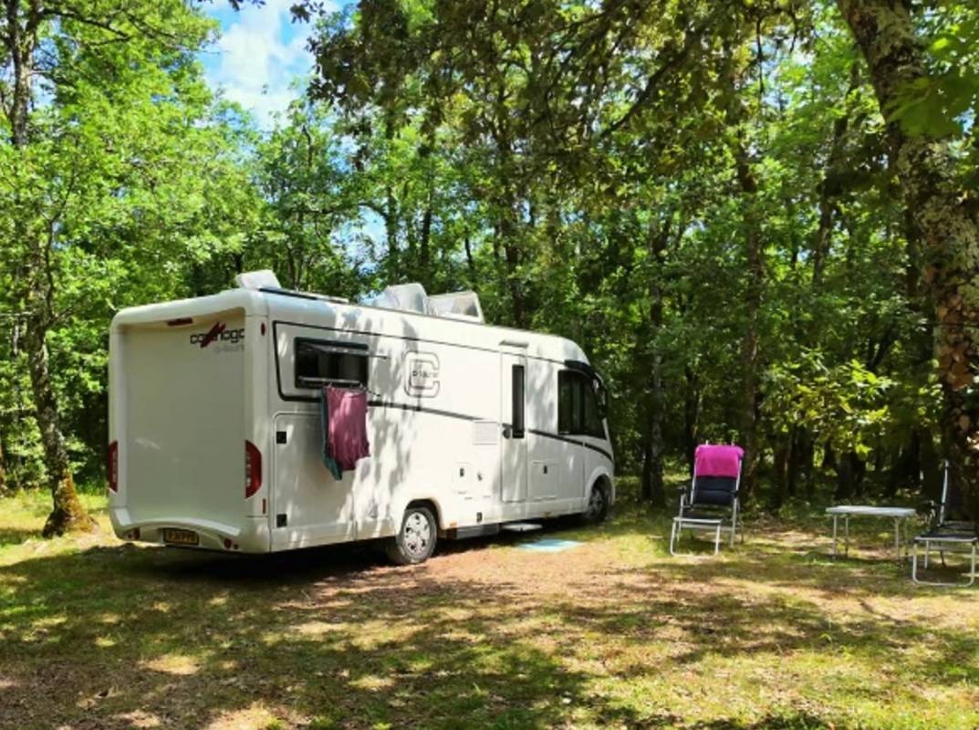 Camping Les Manoques **** (Naturisten Camping) — Campingplatz in Valeilles