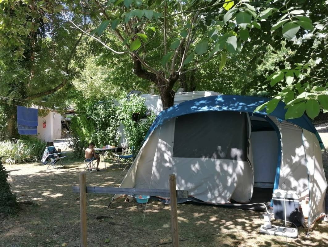 Camping La Chataigneraie — Campingplass in Montpezat-sous-Bauzon