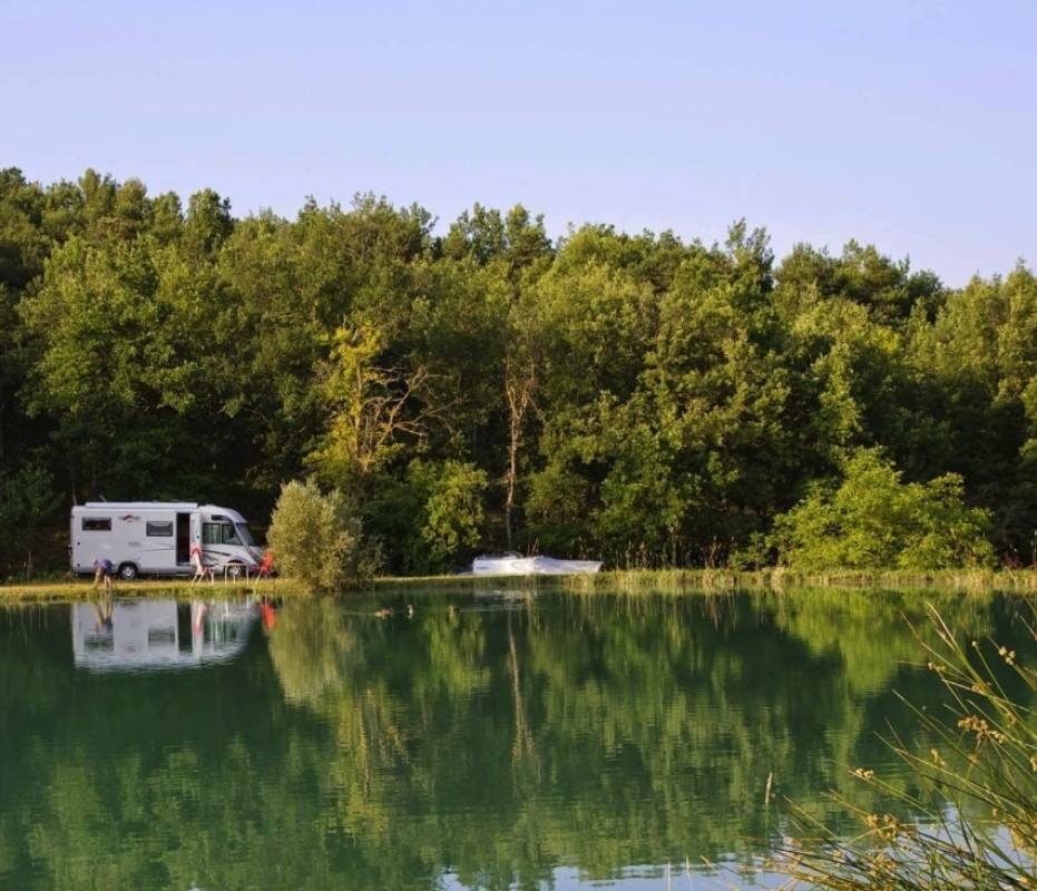 Tikayan Petit Ariane **** (Naturisten Camping) — Campingplatz in Valensole