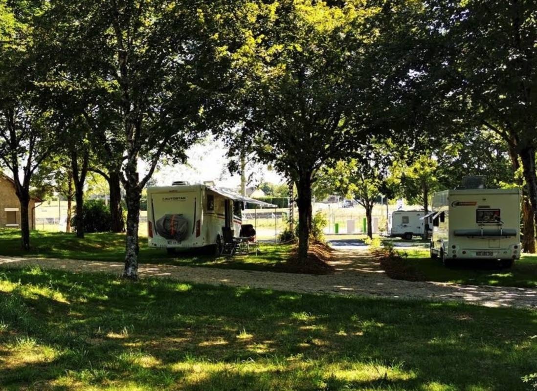 Stellplatz Villeneuve — Campingplatz in Villeneuve / Occitanie