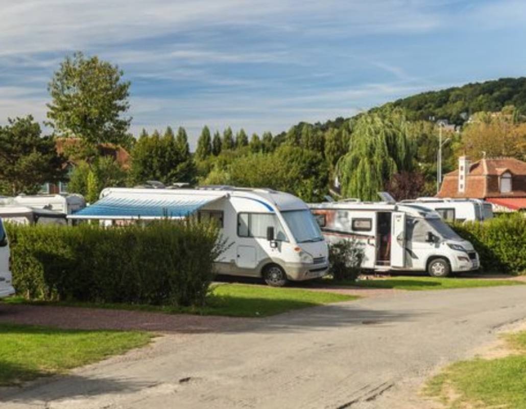 Camping La Croix Du Vieux Pont ***** — Kemping in Berny-Rivière / Hauts-de-France