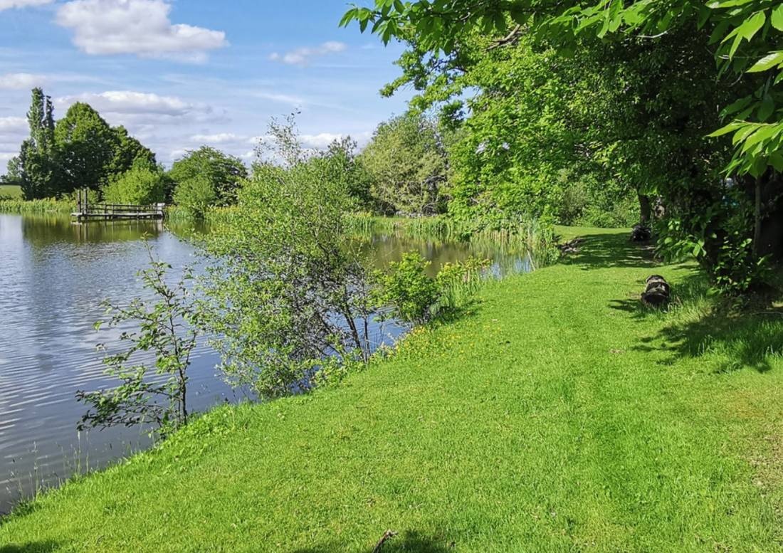 Camping Le Chagnee *** — 露营地 in St. Aubin-le-Cloud