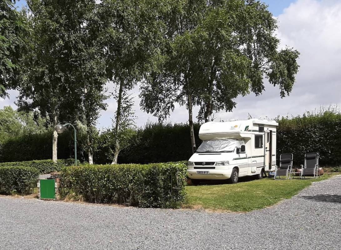 Camping La Chaumiere *** — Kamp yeri in Buysscheure / Hauts-de-France