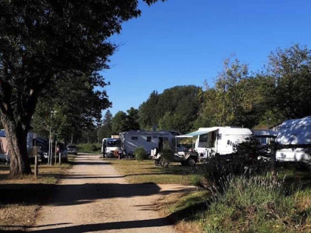 Camping La Cigale de l'Allier *** — Campingplass in Langogne