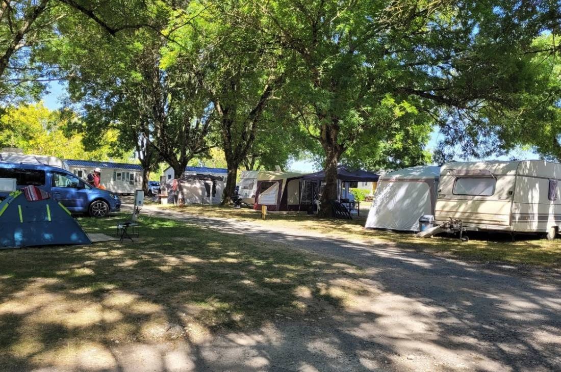 Camping La Clé des Champs — Campingplats in Arces-sur-Gironde