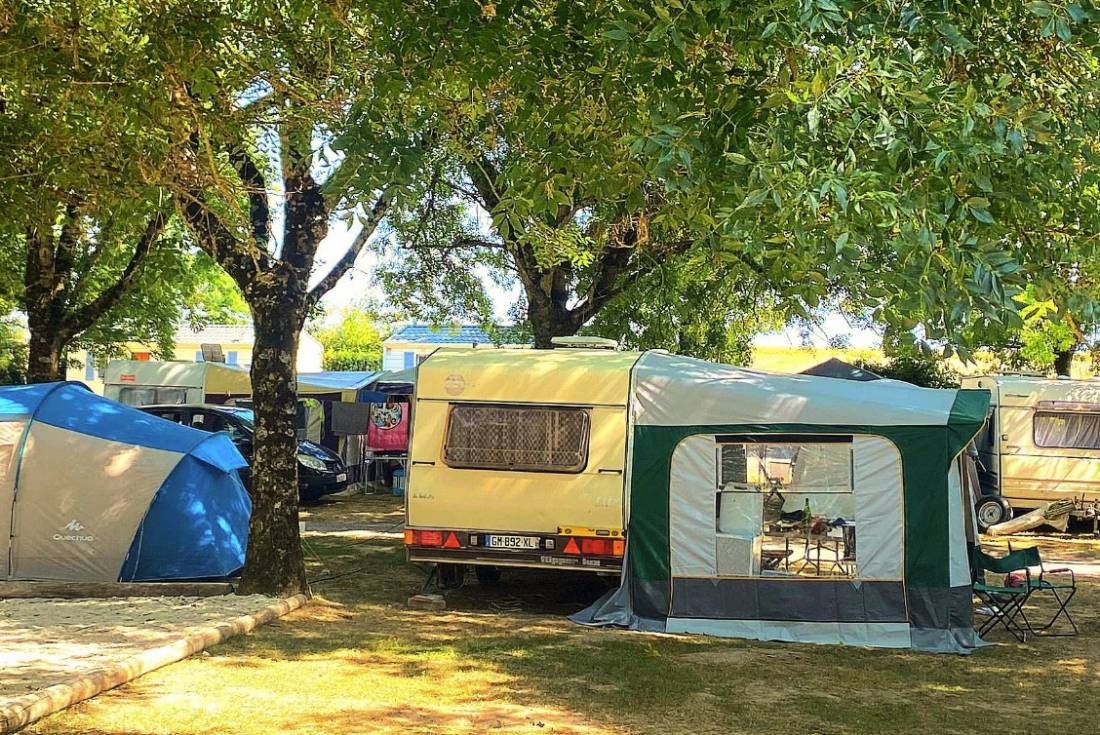 Camping La Clé des Champs — Campingplats in Arces-sur-Gironde