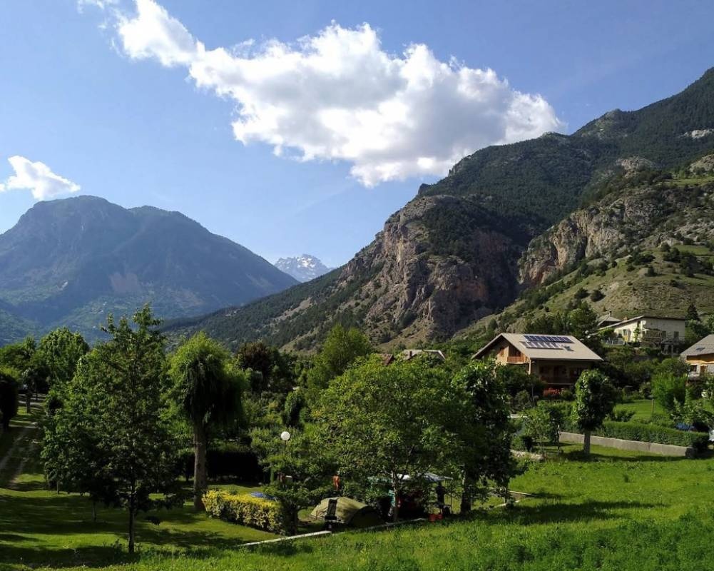Camping Le Verger *** — Kamp yeri in La Roche-de-Rame