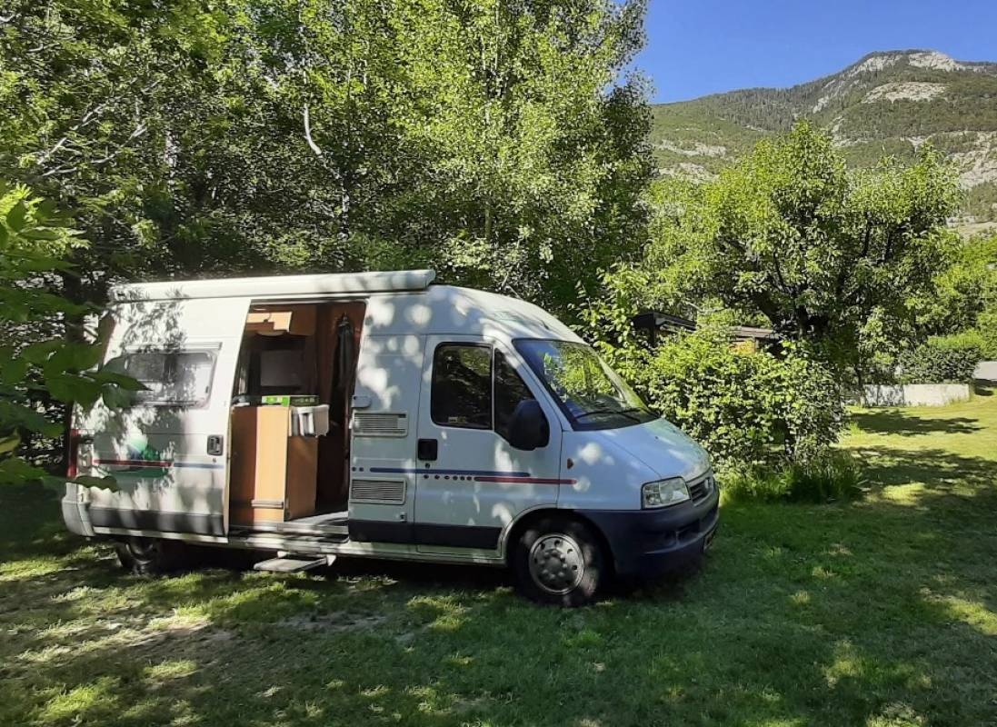 Camping Le Verger *** — Camping Site in La Roche-de-Rame