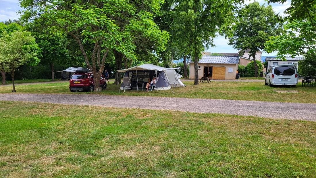 Camping La Motte Ternant — Campingplatz in La Motte-Ternant / Bourgogne Franche-Comté