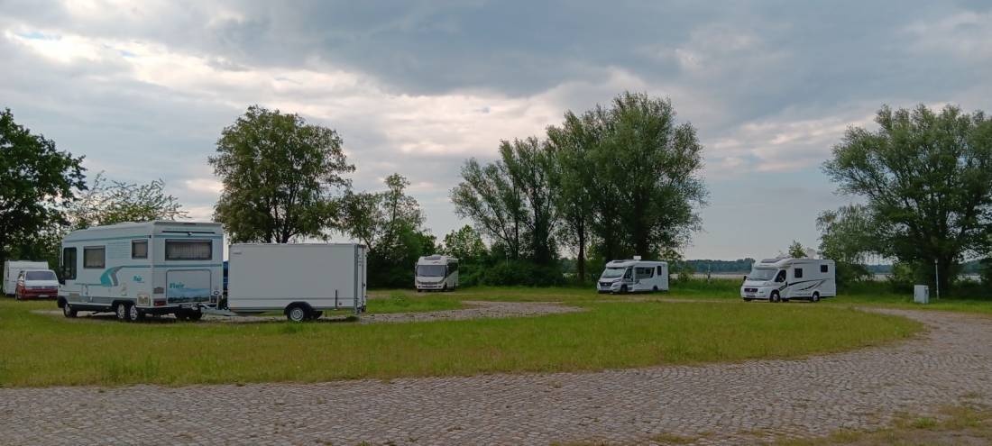 Stellplatz Gänsewiese Ribnitz-Damgarten — Місце для кемперів in Ribnitz-Damgarten