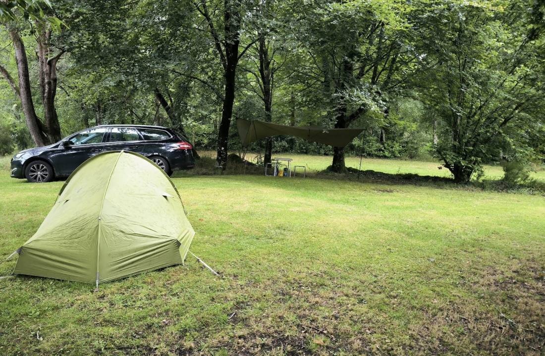 Camping Des Bruyeres — Camping in Le Cloître-Saint-Thégonnec