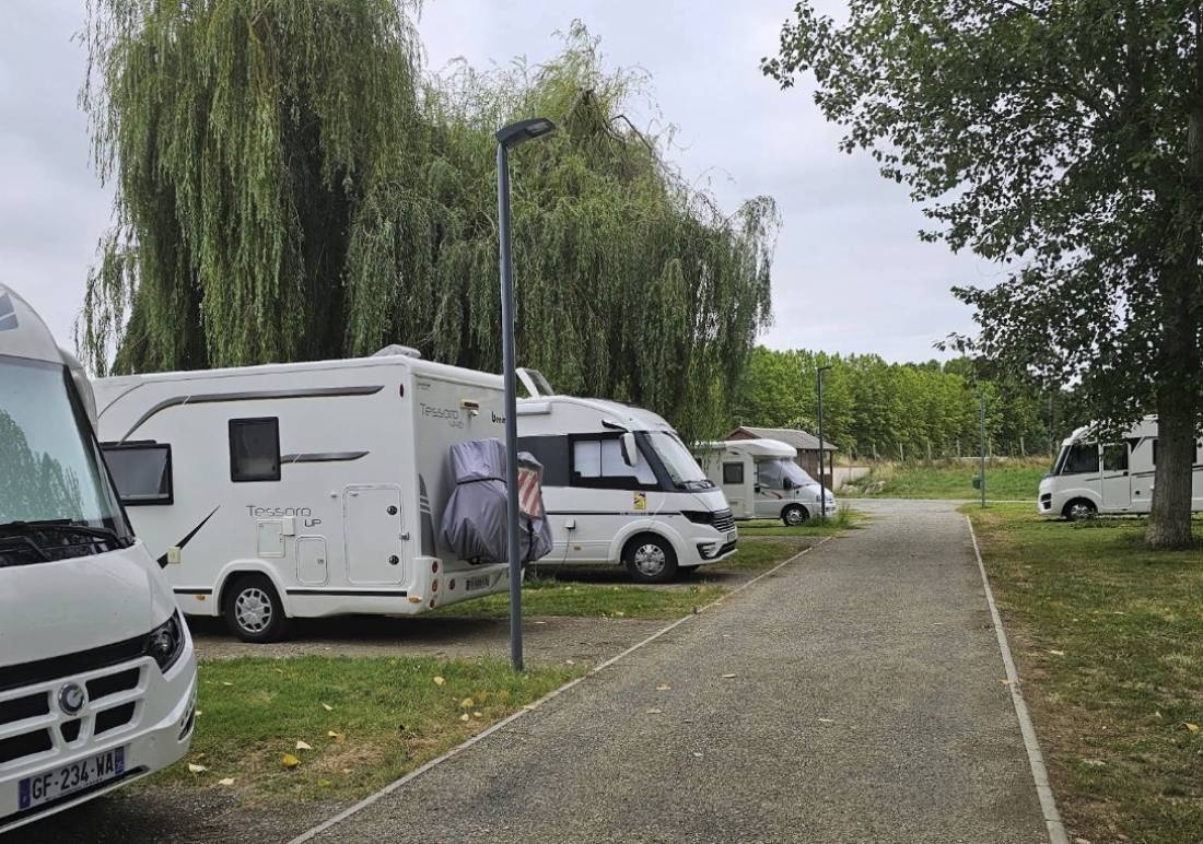Stellplatz L'Isle-Jourdain — Camperplads in L'Isle-Jourdain