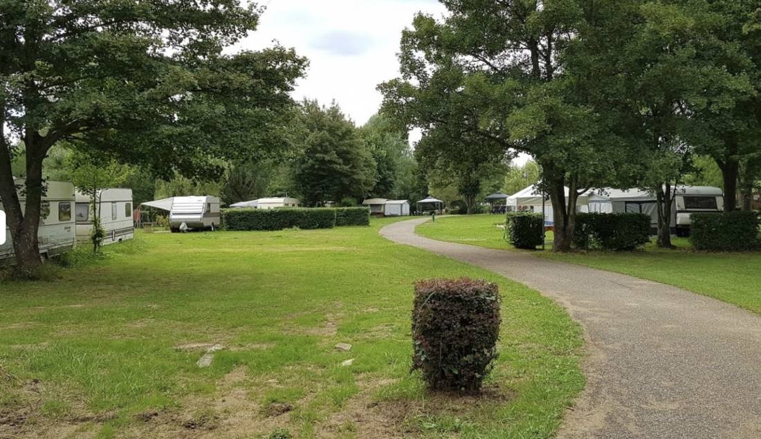 Camping d'Heudicourt — Camping in Heudicourt-sous-les-Côtes / Grand Est