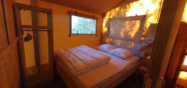 LODGES & NATURE Camping les 2 Rhône — Photo 2