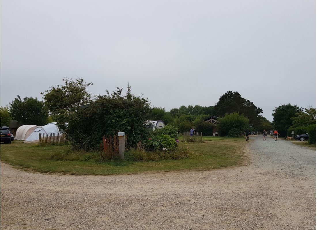 Camping les Falaises — Kemping in Saint-Pierre-en-Port