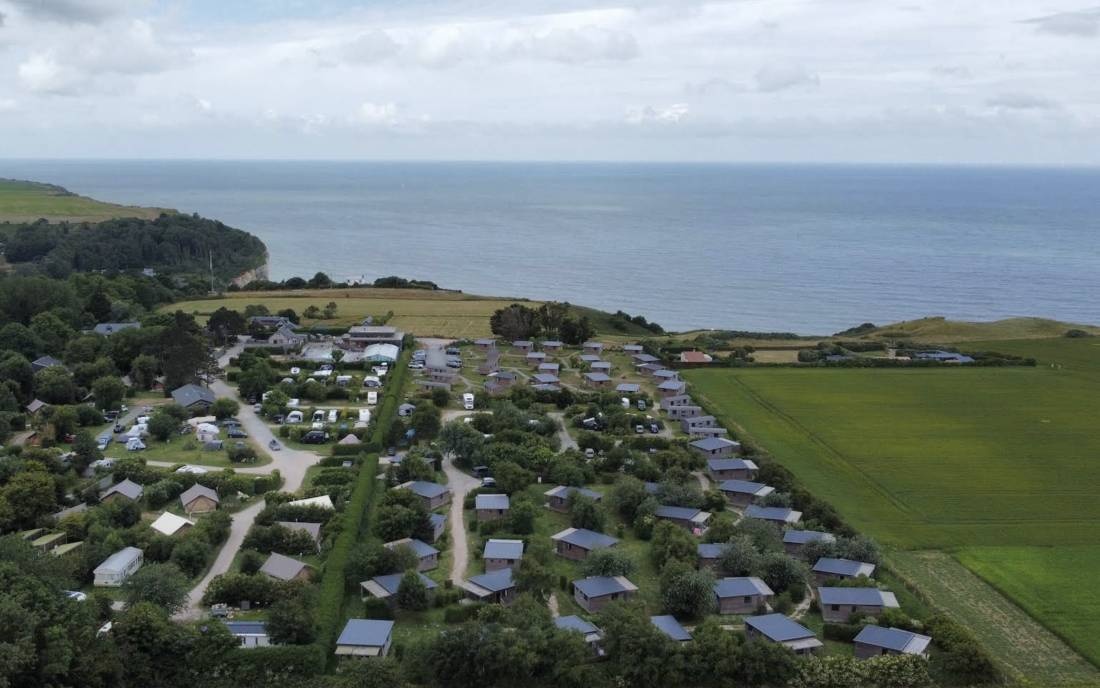 Camping les Falaises — Sítio de acampamento in Saint-Pierre-en-Port