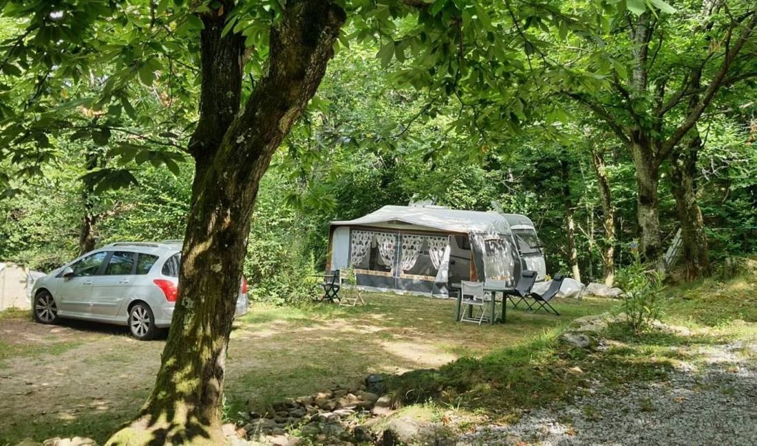 Camping de Belos *** — 露营地 in Thueyts