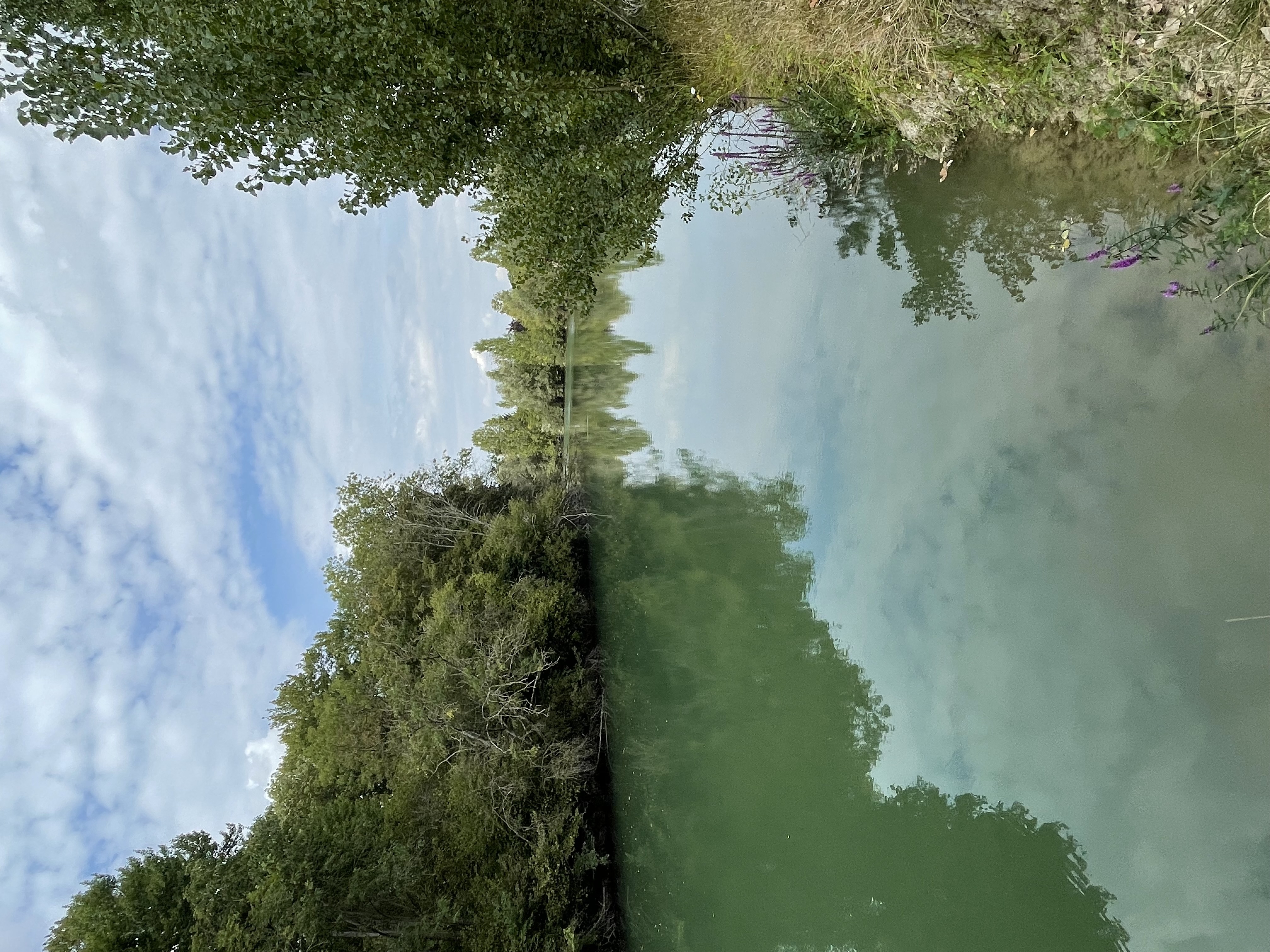 Camping au Bord de l'Aisne — Campingplatz in Villeneuve-sur-Aisne