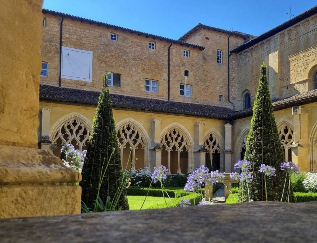 Camping Les Jardins de l'Abbaye ** — Місце для кемпінгу in Le Buisson-de-Cadouin