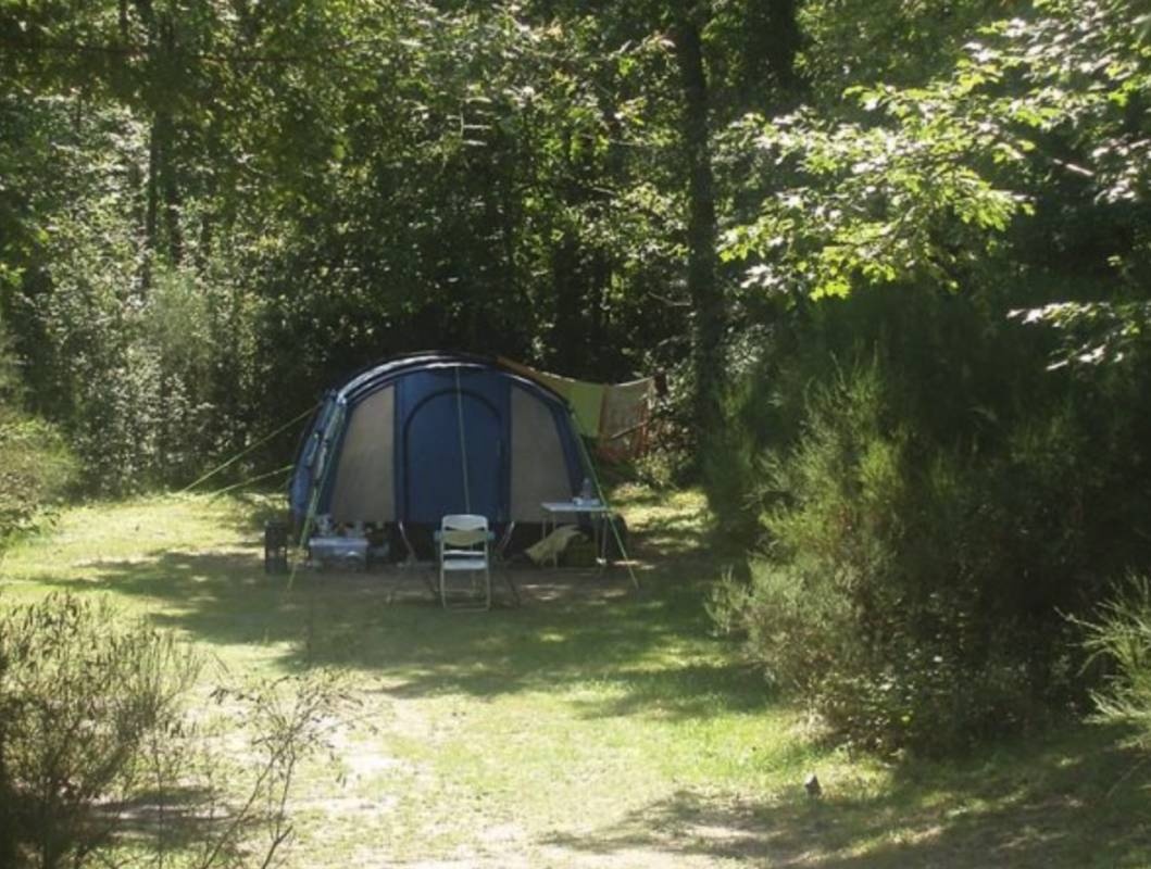 Camping Naturiste Le Fiscalou *** (Naturisten Camping) — Campingplats in Puycelsi