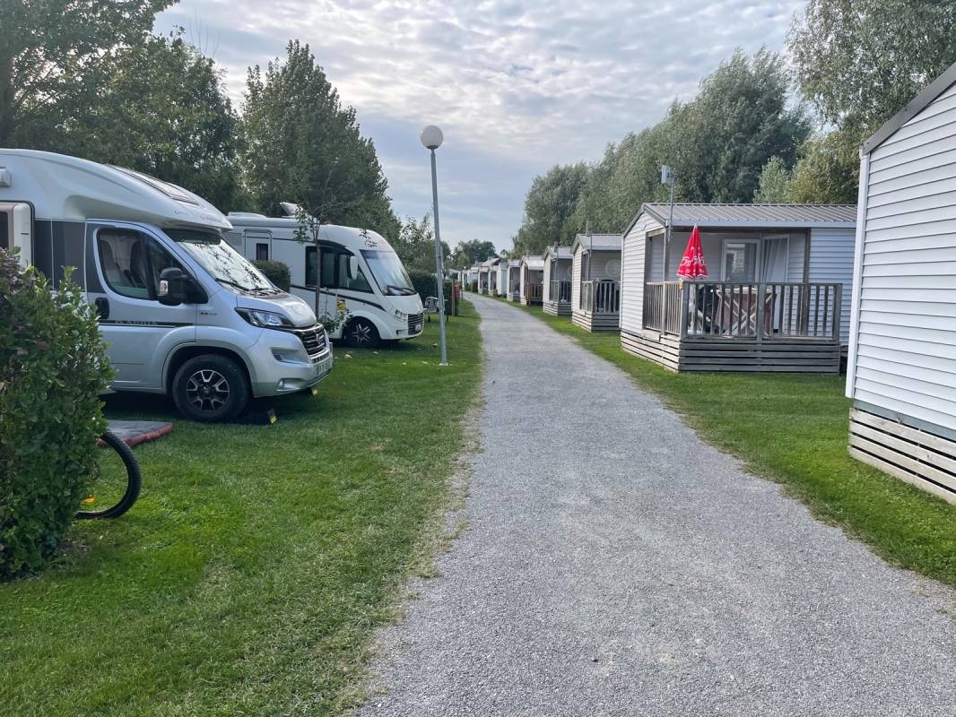Camping aux Pommiers — Sítio de acampamento in Beauvoir / Normandie