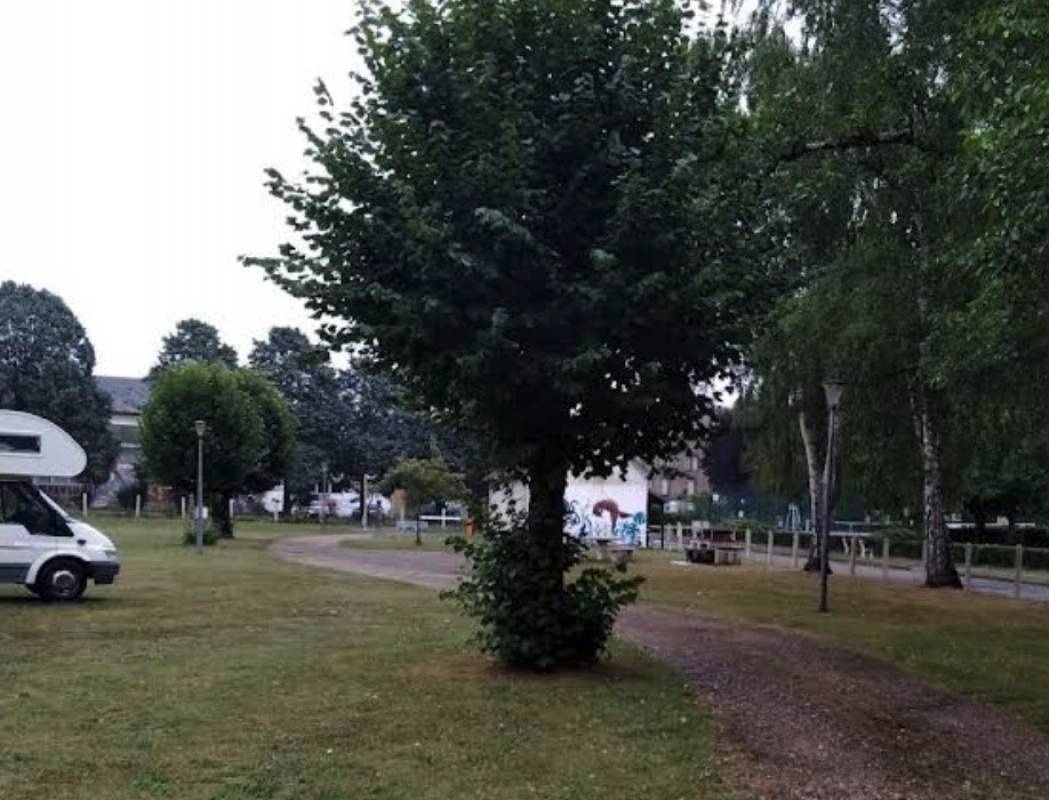 Stellplatz Mondoubleau — Area di sosta in Mondoubleau