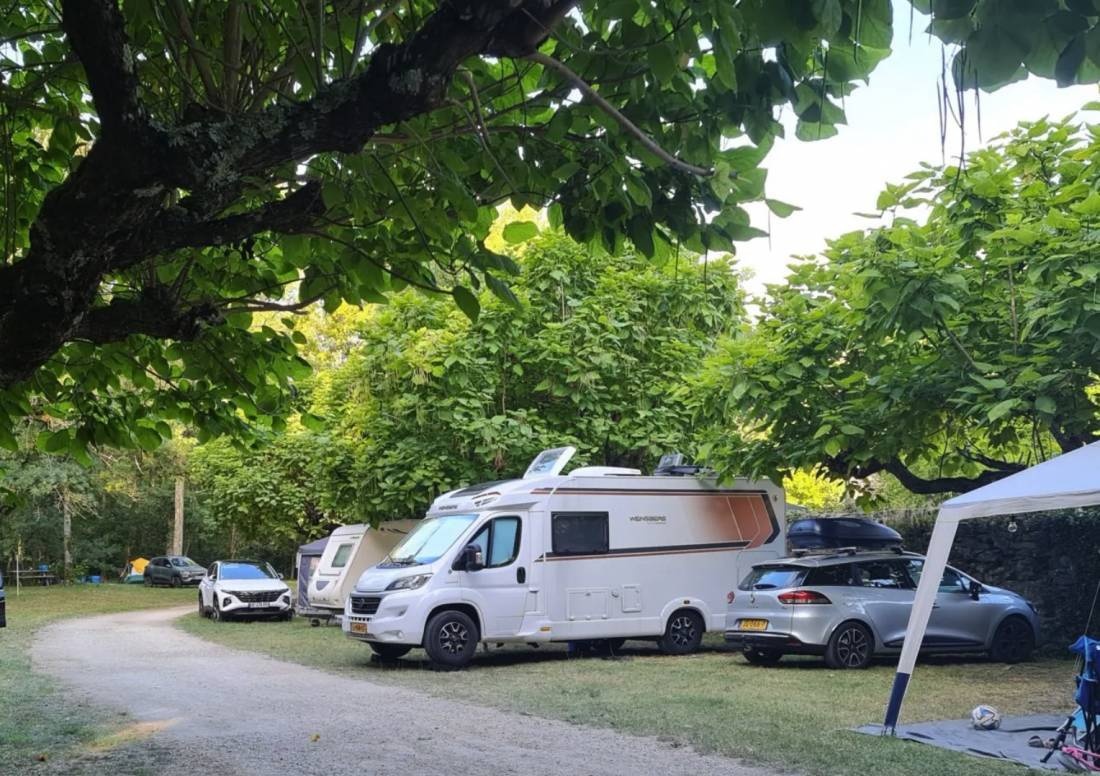 Camping du Moulin de Barescou ** — Camping Site in Escot
