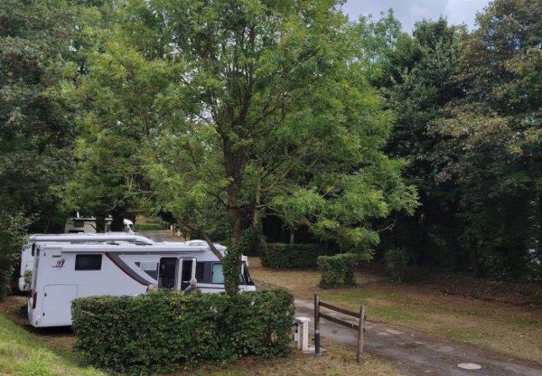 Stellplatz Isigny-le-Buat — Photo 3