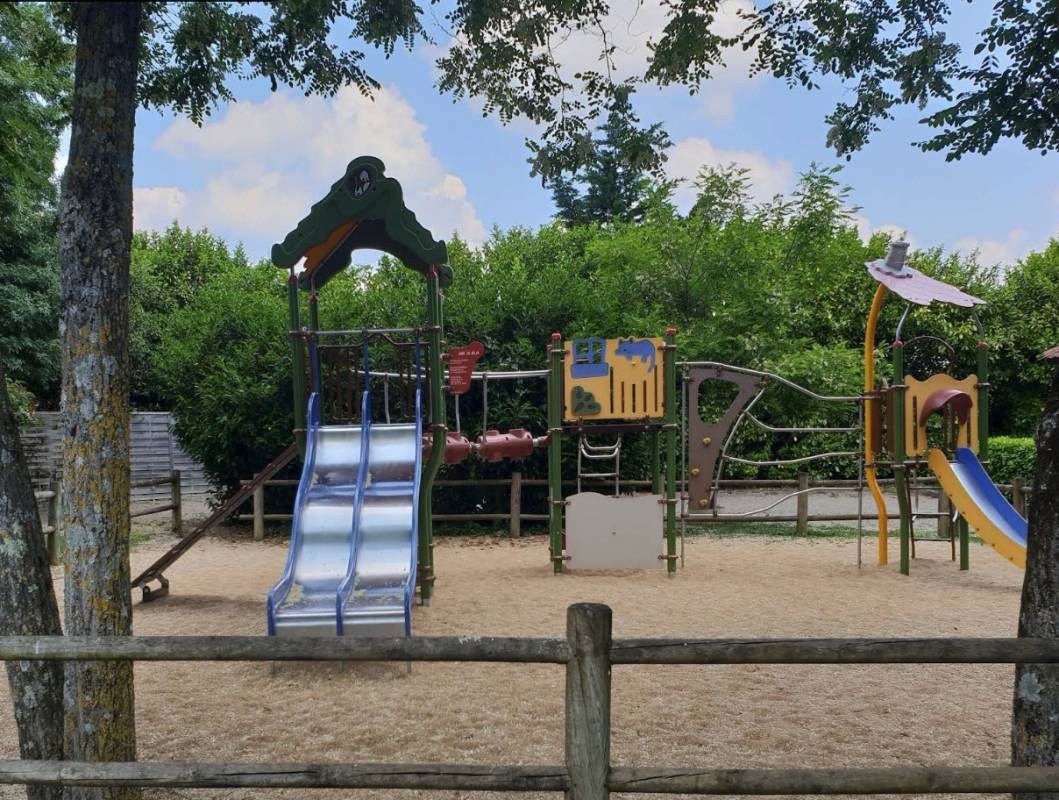 Camping Caravaning La Michenotière *** — 露营地 in Longeville-sur-Mer