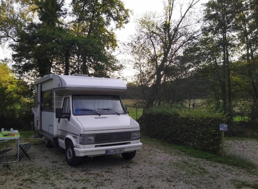 Camping Municipal La Raza — Camping in Meillonnas