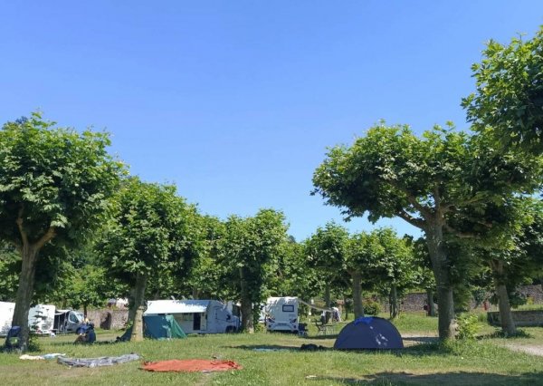Camping Municipal Plaza Berri **
