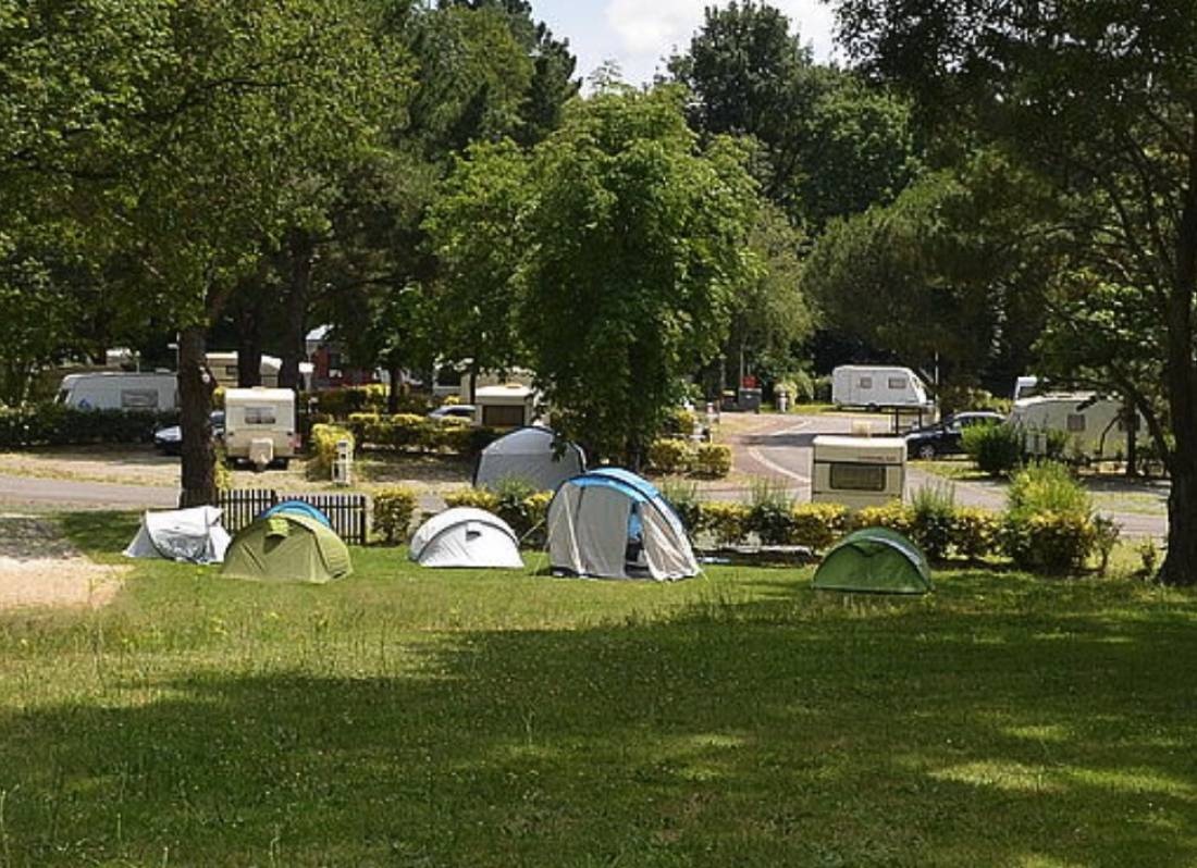 Camping Municipal de la Coletterie *** — Area da campeggio in Saint-Étienne-de-Montluc