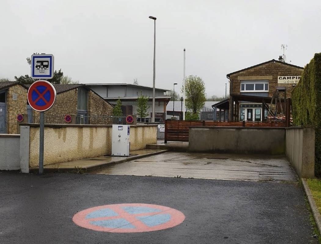 Camping Municipal La Croix Blanche — Campingplads in Saint-Julien-Chapteuil