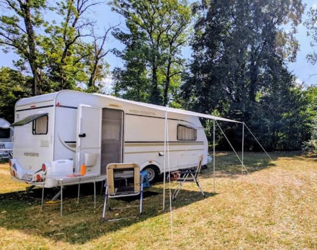 Camping La Gravière Du Moulin *** — Campingplats in Lézinnes