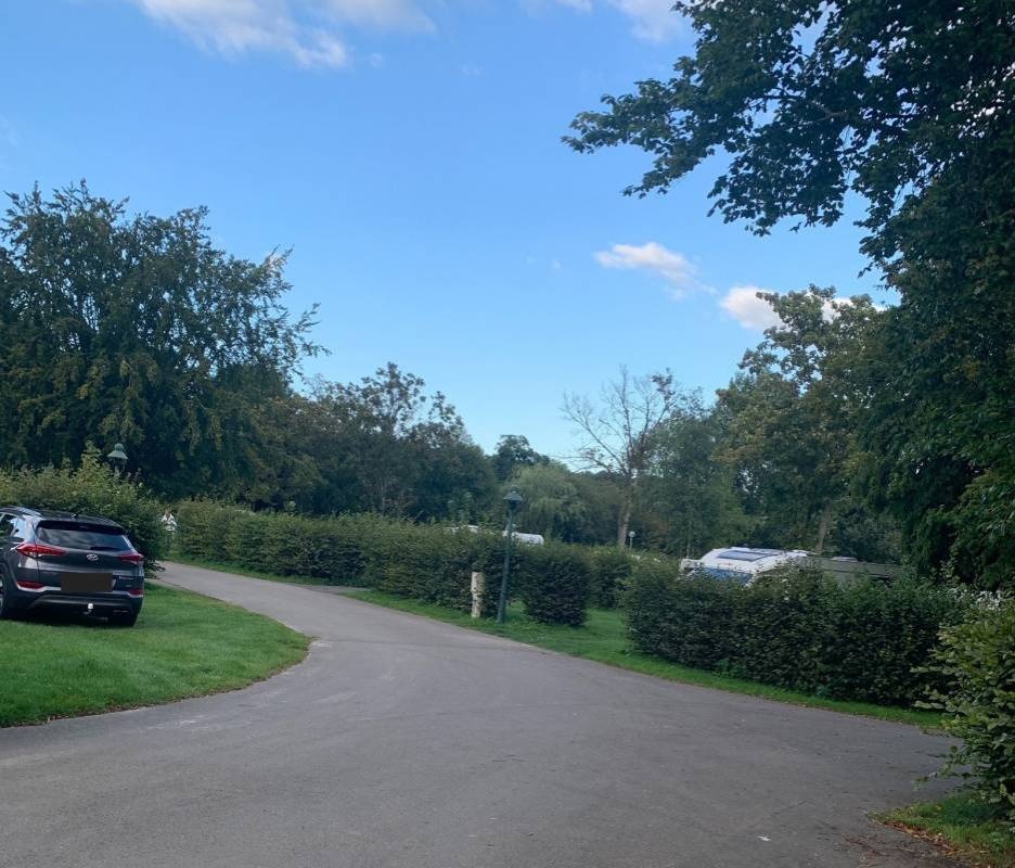 Camping Municipal — Kamp yeri in Poix-de-Picardie / Hauts-de-France