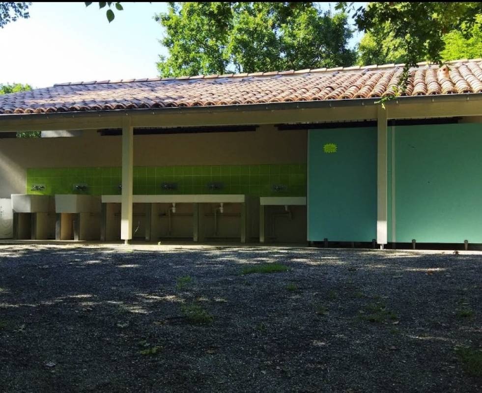 Camping Le Colombier ** — Campingplass in Nègrepelisse