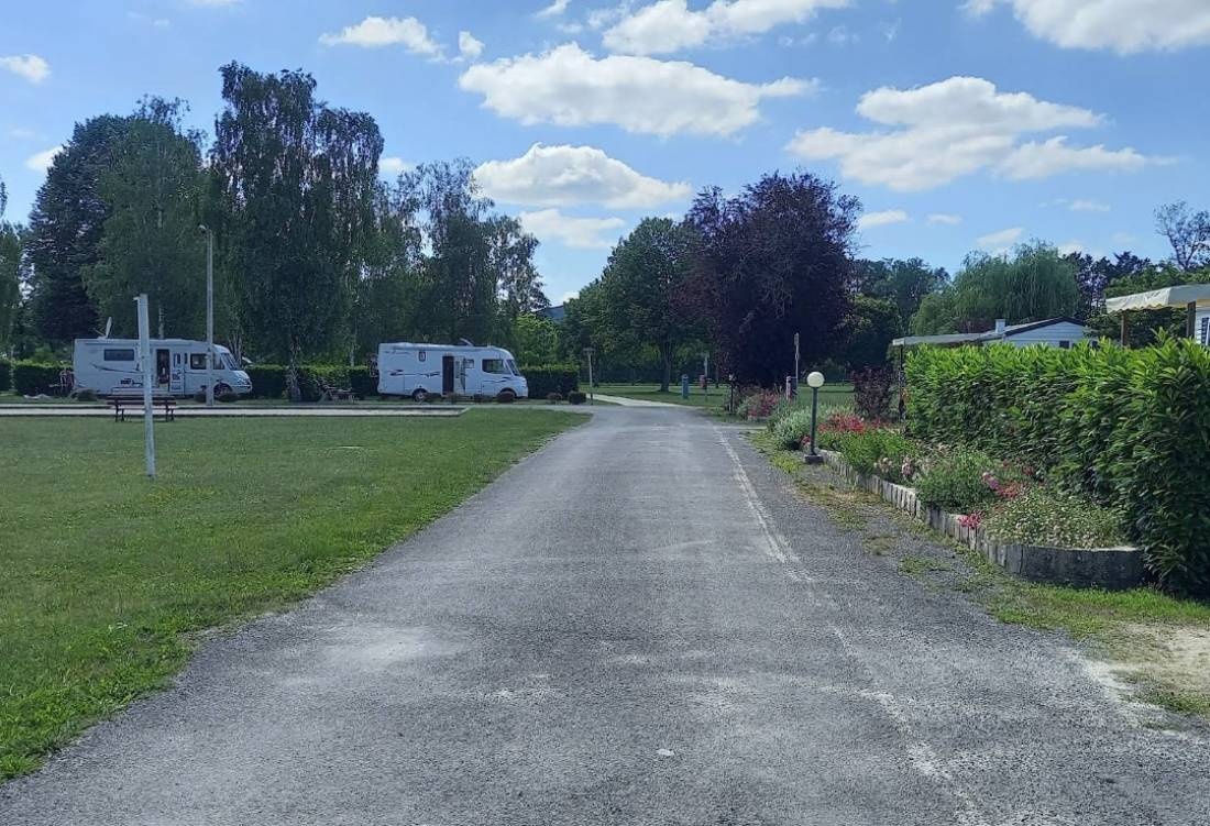 Commune Au Bord du Loir — Kemp in Le Lude 