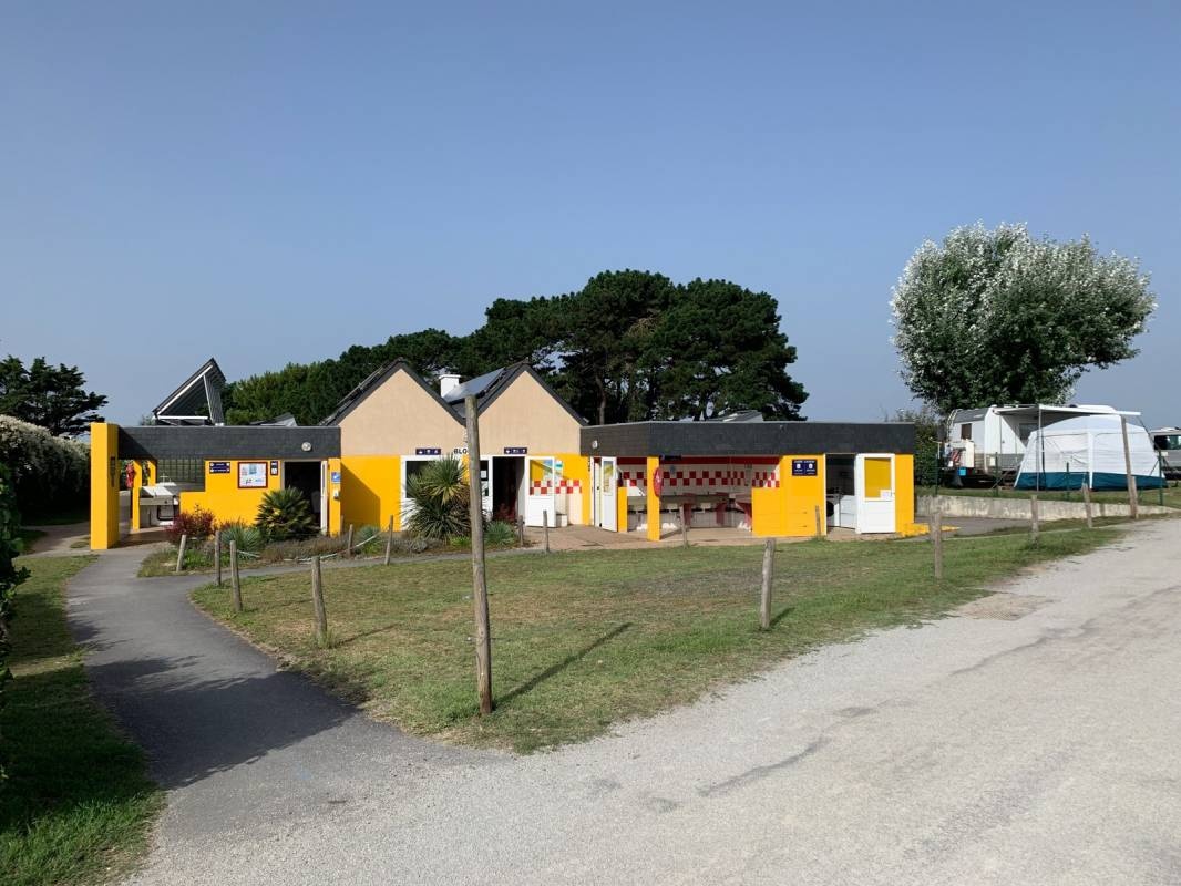 Camping Municipal La Falaise ** — Місце для кемпінгу in Locmariaquer