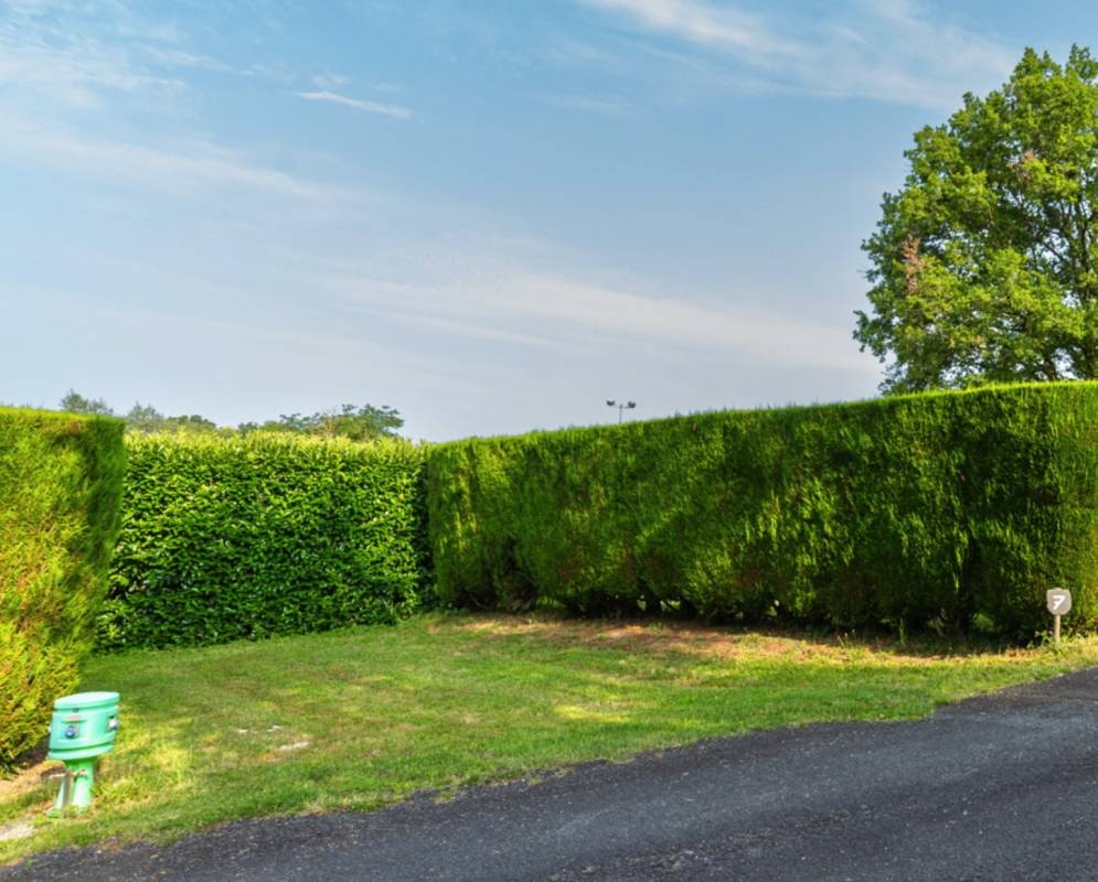 Camping Municipal de la Vernhe — Kemping in Saint-Amans-des-Cots 