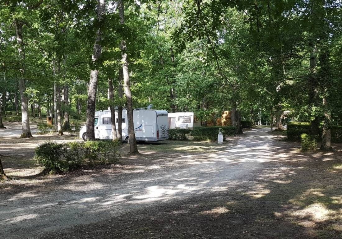 Camping Lac de Cancon — Campingplats in Cancon