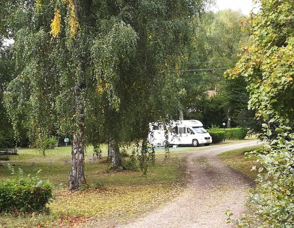Camping La Boutière — Campingplats in St. Léger-sous-Beuvray / Bourgogne Franche-Comté