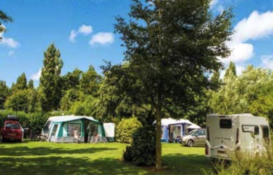 Camping La Bien Assise ***** — Camping Site in Guines / Hauts-de-France