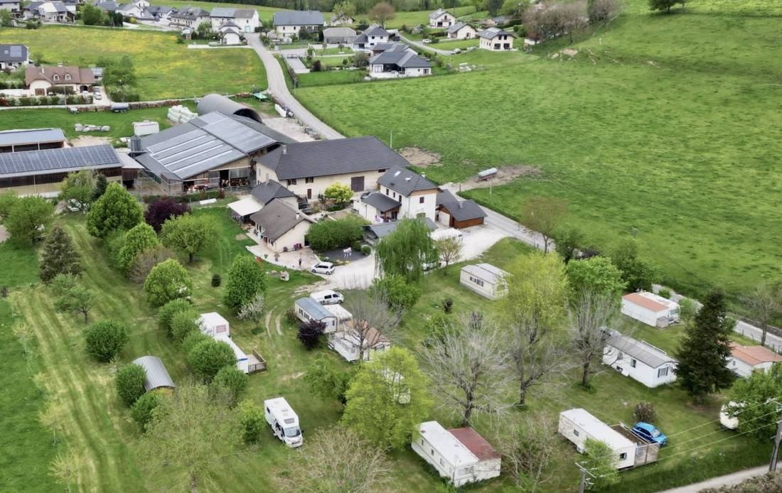 Camping Le Meyrieux — Kamp yeri in La Biolle