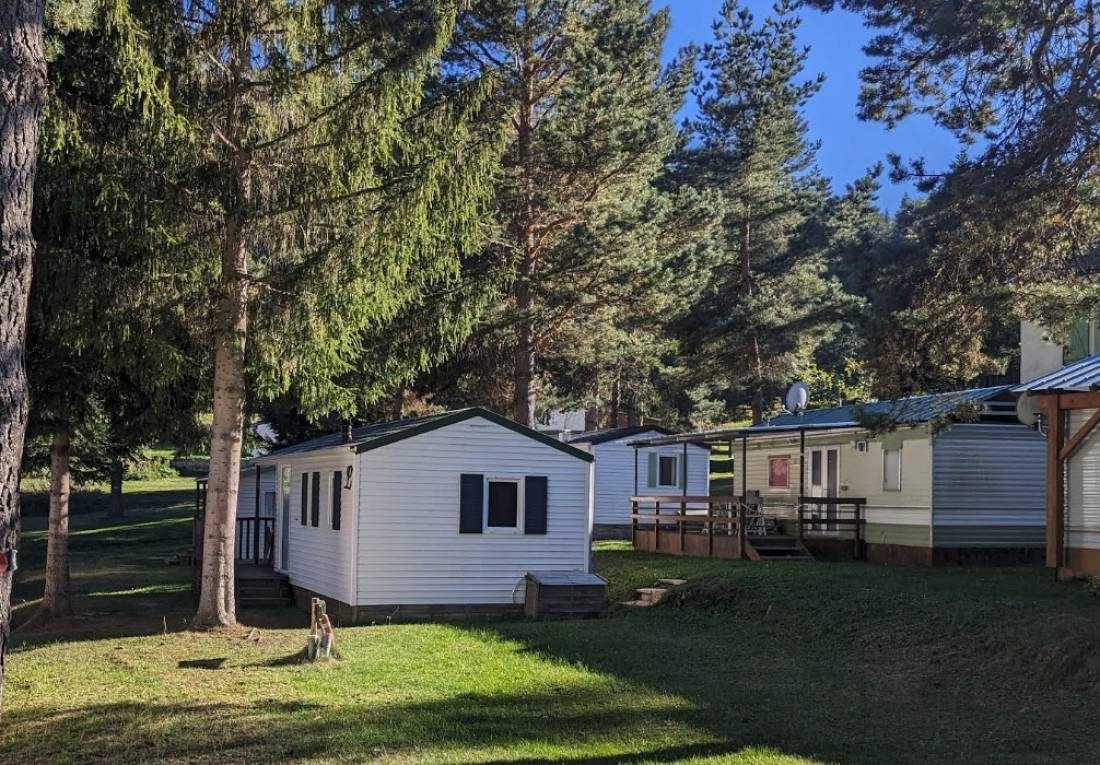 Camping Les Sapins — Campingplatz in Camurac
