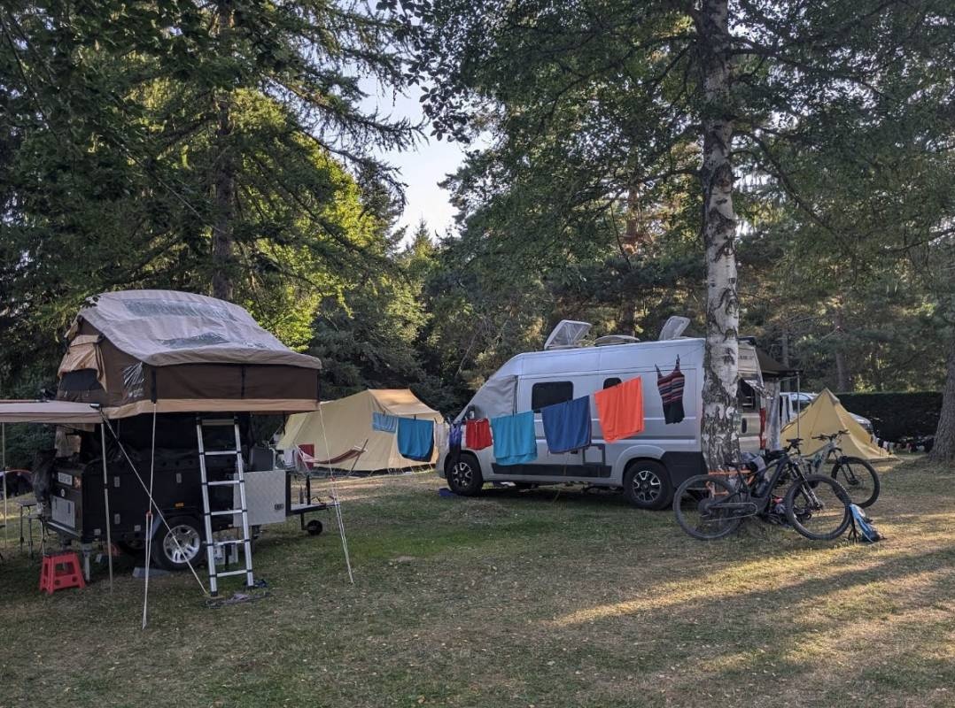 Camping Les Sapins — Kamp yeri in Camurac