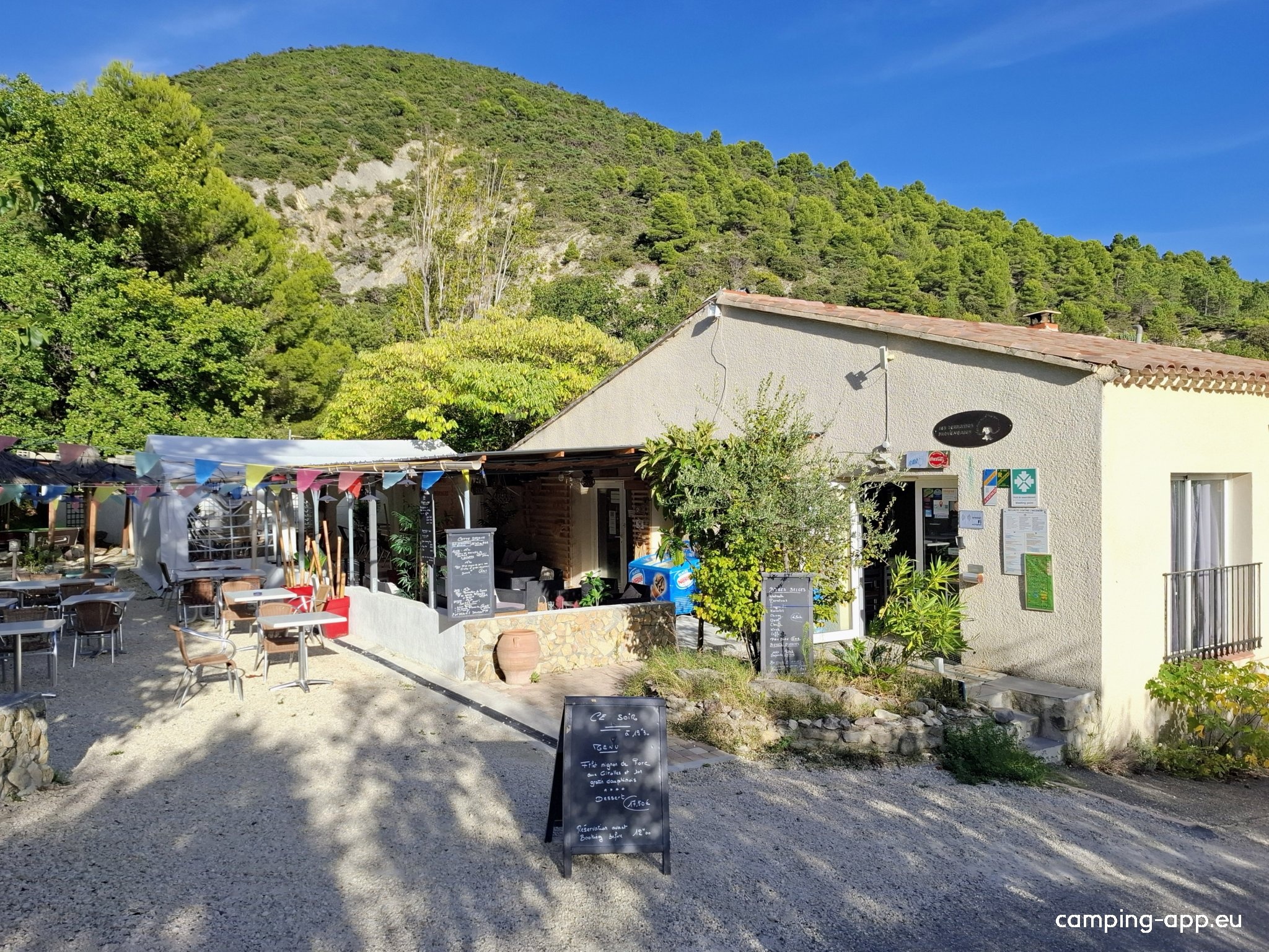 Camping Les Terrasses Provençales **** — Sítio de acampamento in Venterol