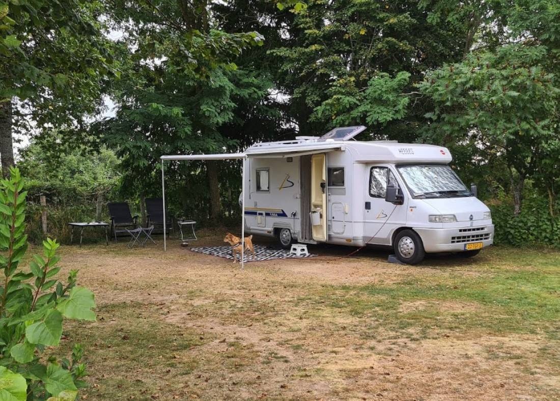 Camping Les Suchères — Campingplats in Buxières-sous-Montaigut 